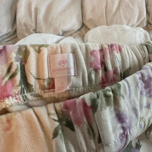 Floral women’s Pajamas by GAP - Cream with Pink and Purple - love shack fancy - Picture 3 of 3